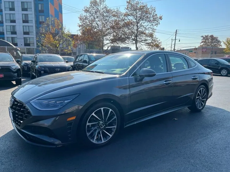 2022 Hyundai Sonata Limited photo 1