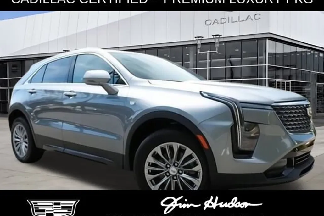2024 Cadillac XT4 Premium Luxury photo 1