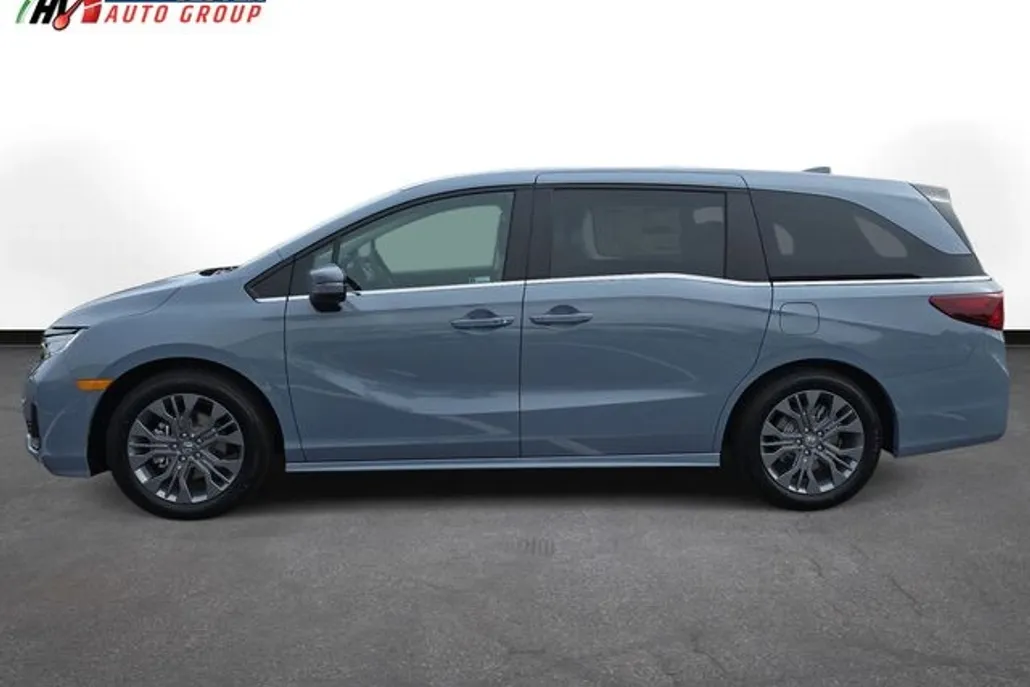 2026 Honda Odyssey Touring photo 1