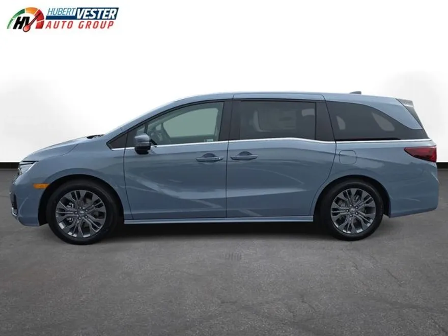 2026 Honda Odyssey Touring photo 1
