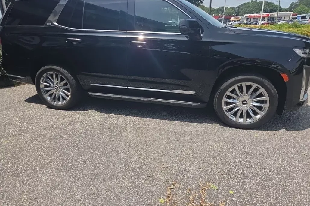 2024 Cadillac Escalade Premium Luxury photo 1