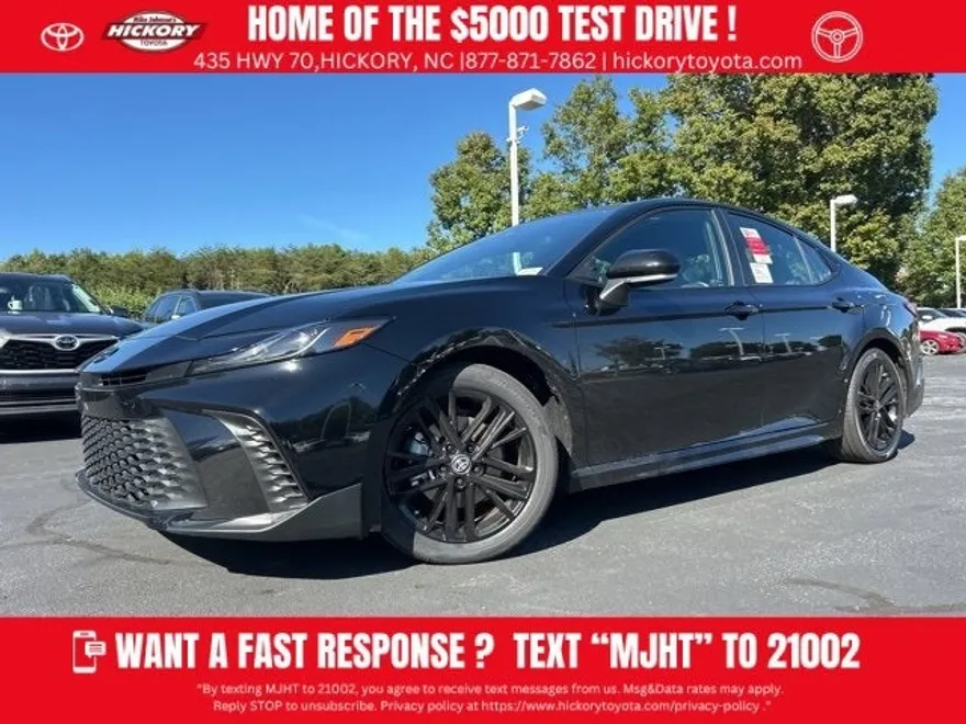 2026 Toyota Camry SE photo 1