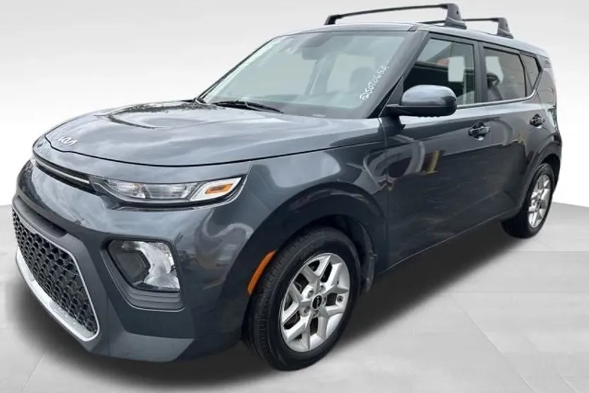 2022 Kia Soul LX photo 1