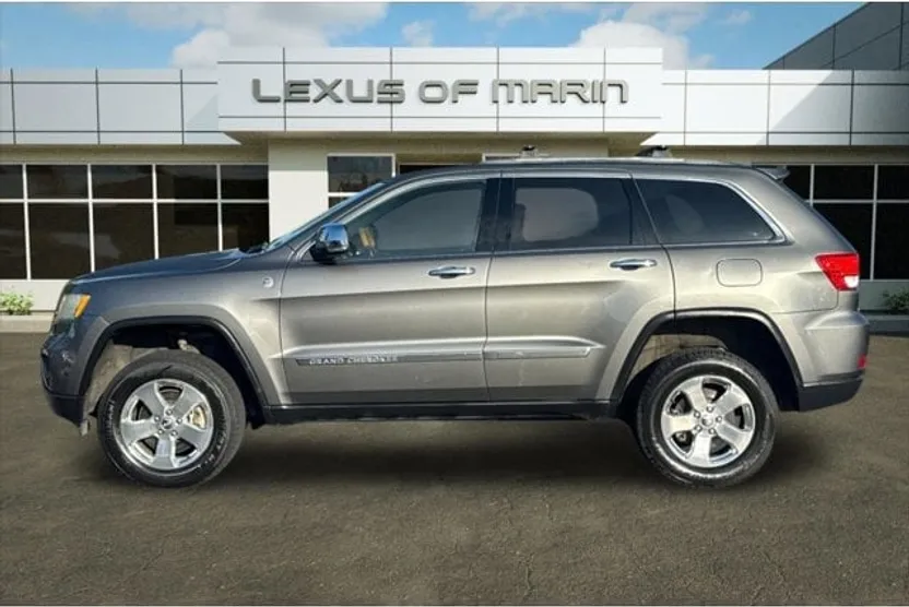 2013 Jeep Grand Cherokee Overland photo 1
