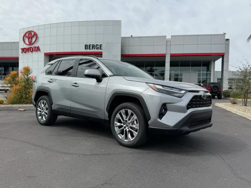 2025 Toyota RAV4 XLE Premium photo 1