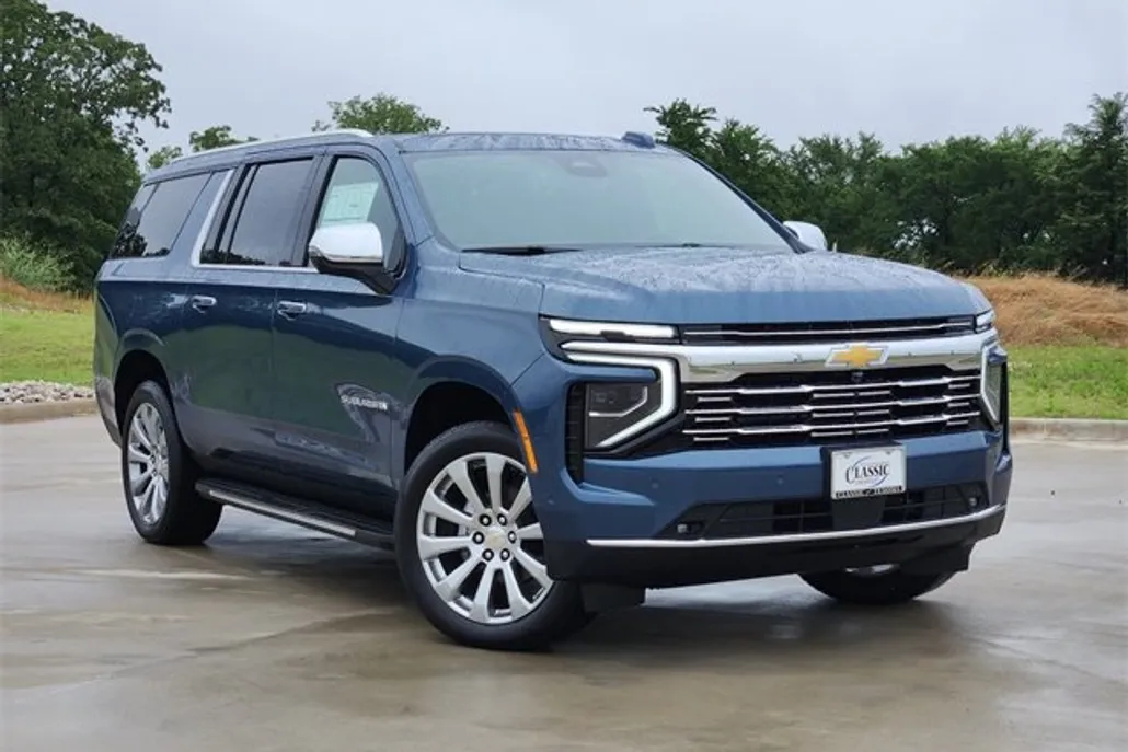2025 Chevrolet Suburban Premier photo 1