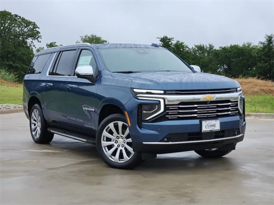 2025 Chevrolet Suburban Premier photo 1