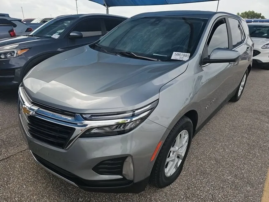 2023 Chevrolet Equinox LT photo 1