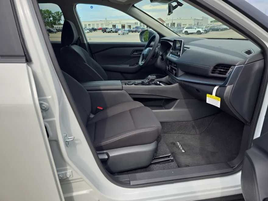 2026 Nissan Rogue S photo 1