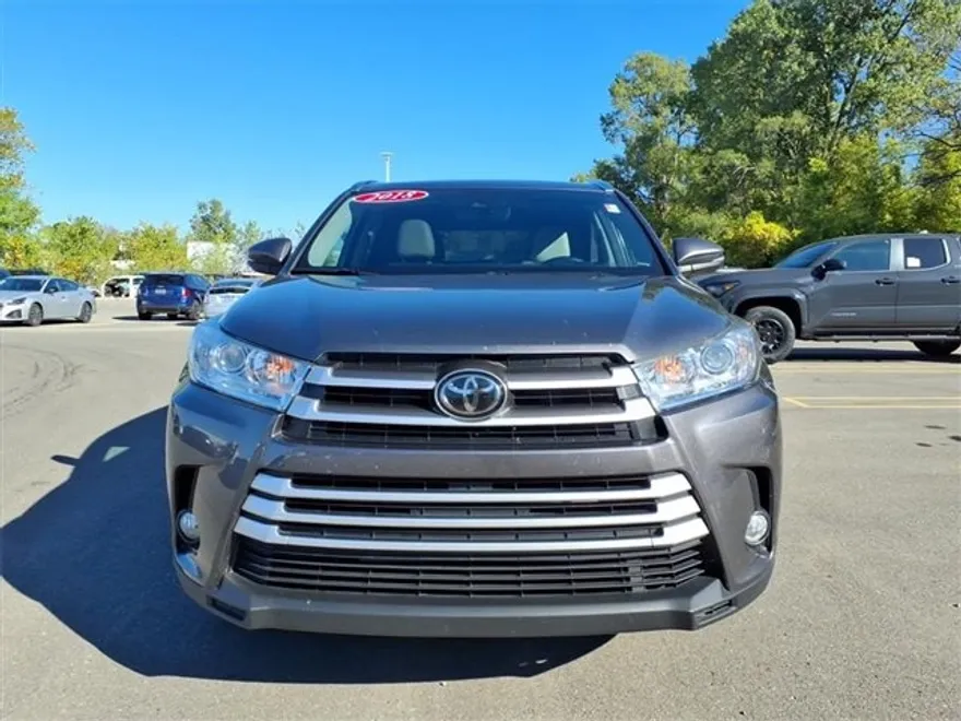 2018 Toyota Highlander SE photo 1