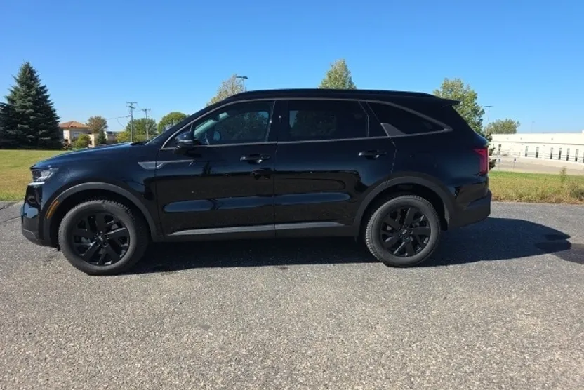 2021 Kia Sorento S photo 1