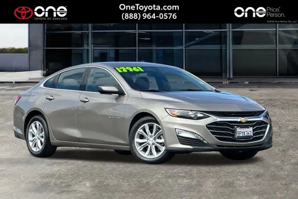 2022 Chevrolet Malibu photo 1