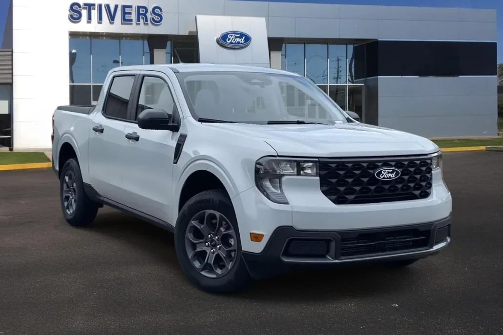 2025 Ford Maverick XLT photo 1