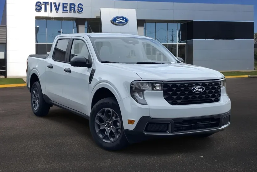 2025 Ford Maverick XLT photo 1