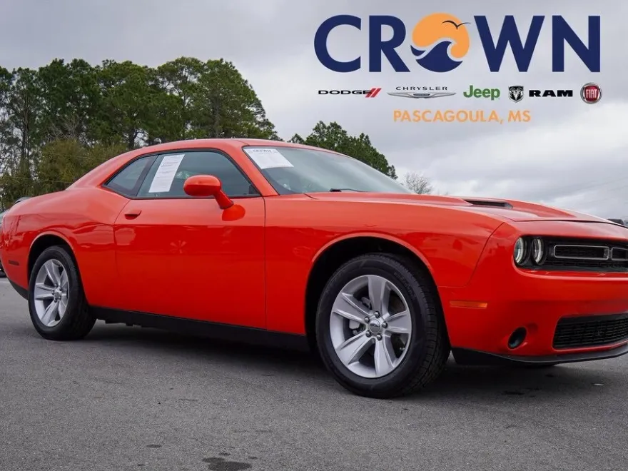 2023 Dodge Challenger SXT photo 1
