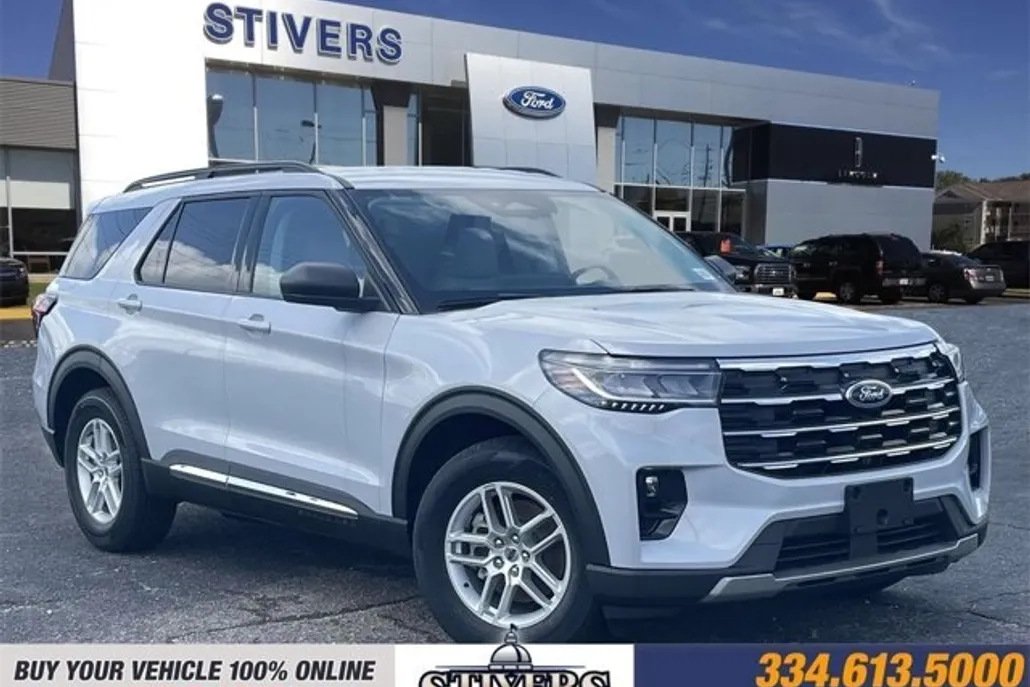 2025 Ford Explorer photo 1