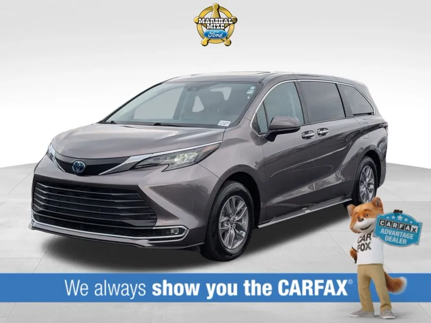 2024 Toyota Sienna XLE photo 1