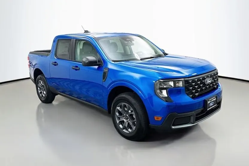 2025 Ford Maverick XLT photo 1