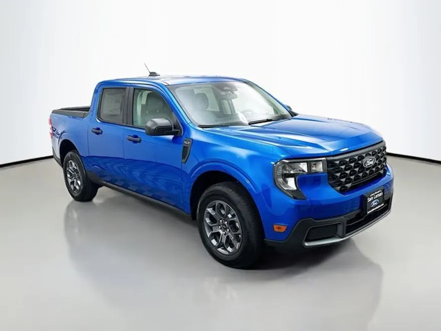 2025 Ford Maverick XLT photo 1