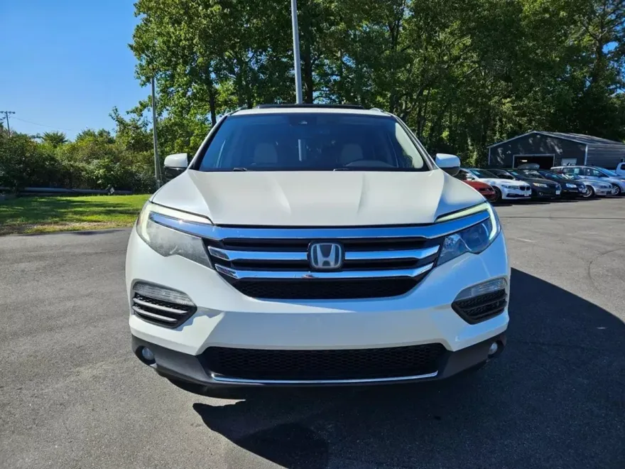 2016 Honda Pilot Touring Sport photo 1