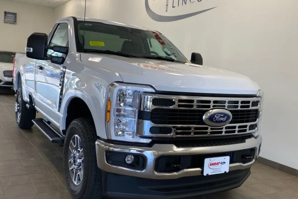 2025 Ford F-350 XLT photo 1