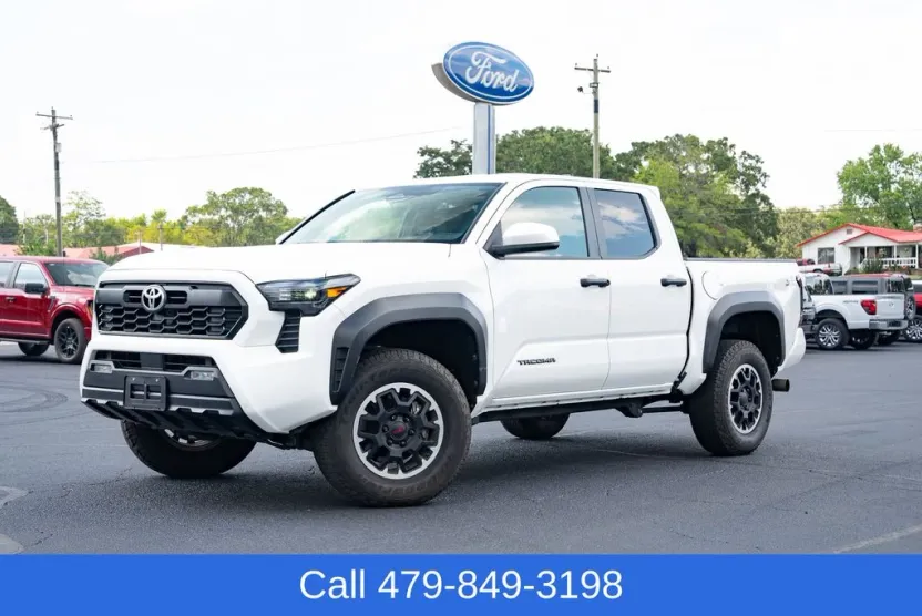 2024 Toyota Tacoma TRD Off-Road photo 1