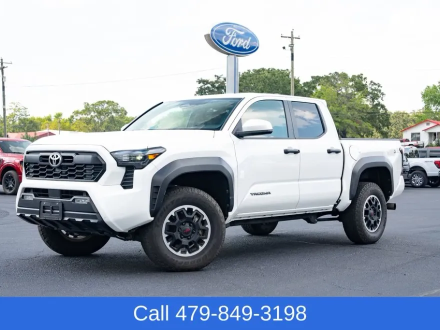 2024 Toyota Tacoma TRD Off-Road photo 1