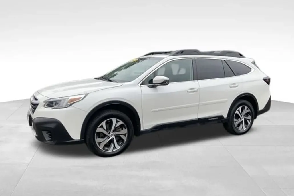 2022 Subaru Outback Limited XT photo 1