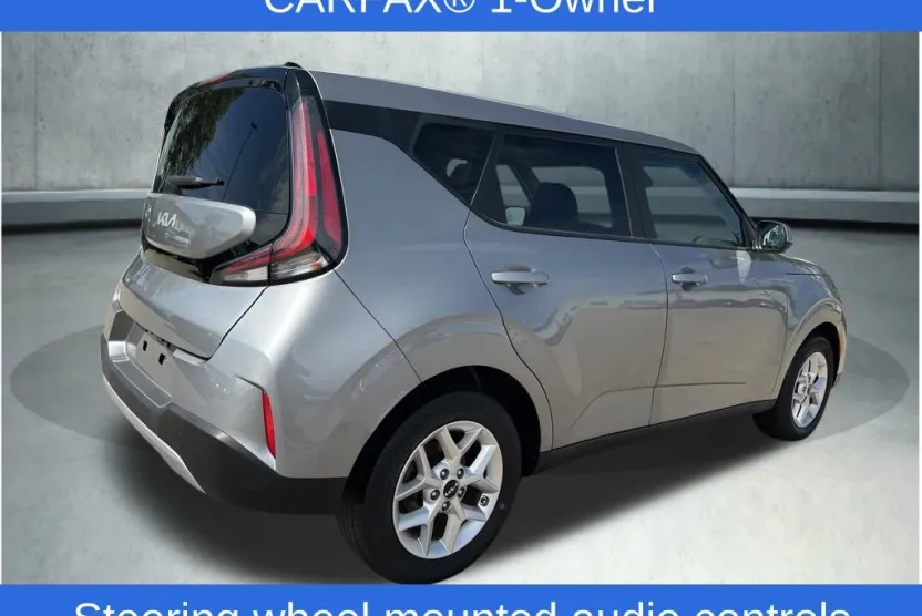 2023 Kia Soul LX photo 1