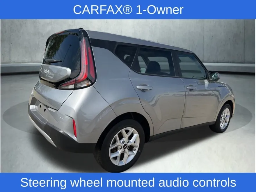 2023 Kia Soul LX photo 1