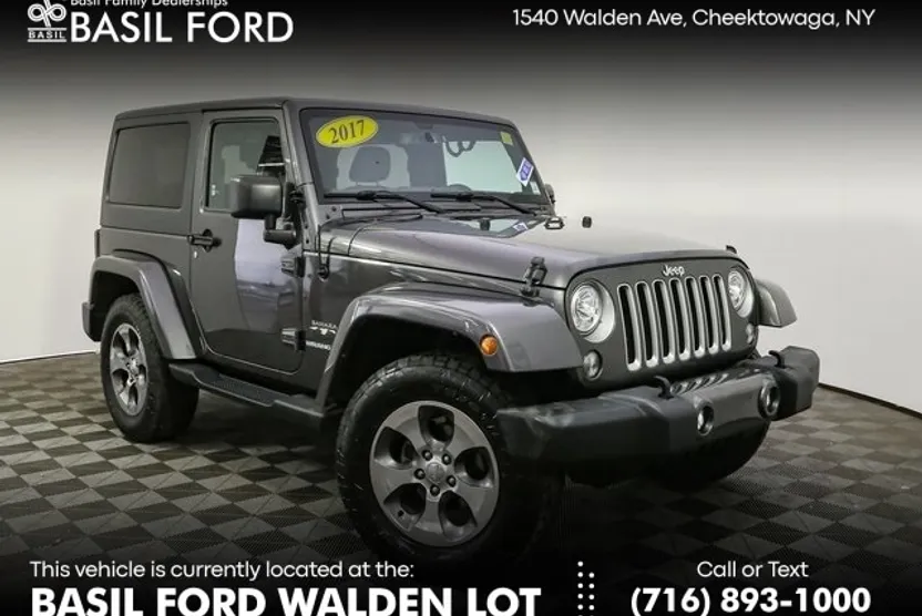 2017 Jeep Wrangler Sahara photo 1