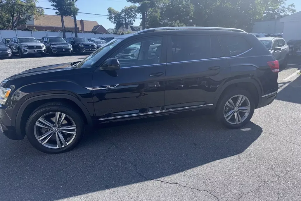 2019 Volkswagen Atlas V6 SEL R-Line photo 1