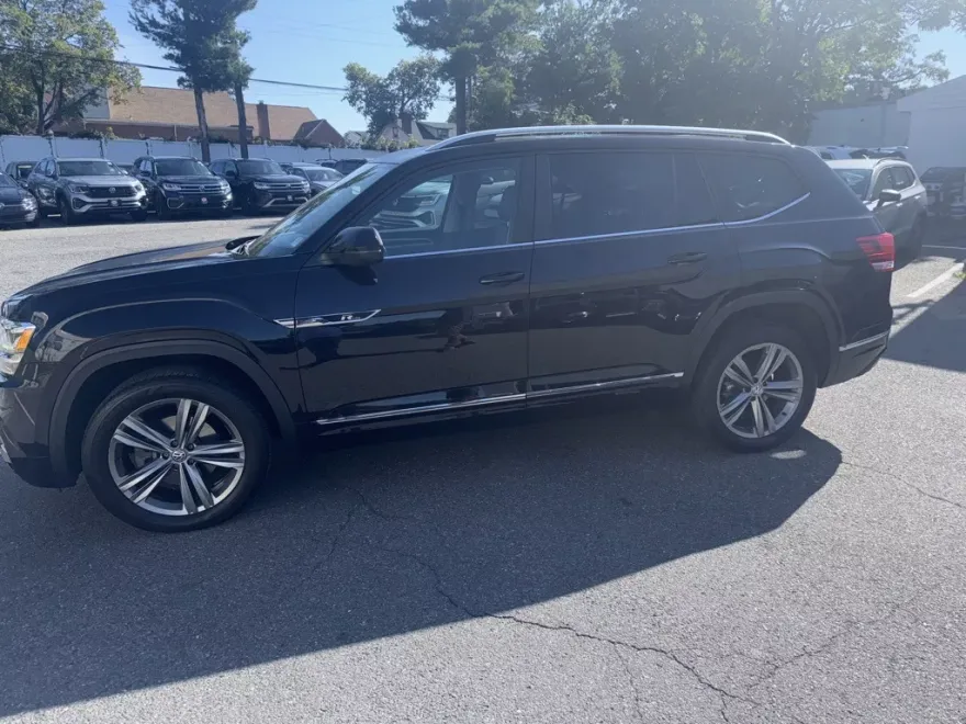 2019 Volkswagen Atlas V6 SEL R-Line photo 1