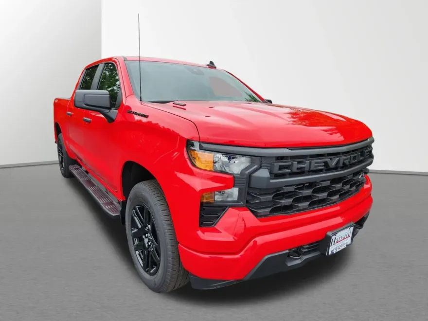 2025 Chevrolet Silverado 1500 Custom photo 1