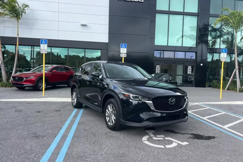 2023 Mazda CX-5 2.5 S Preferred photo 1