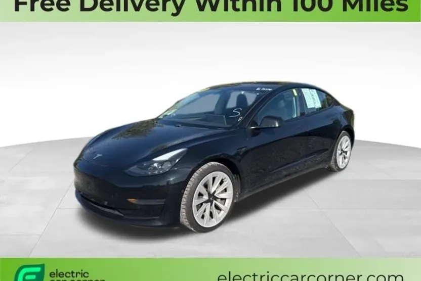 2021 Tesla Model 3 Standard Range Plus photo 1