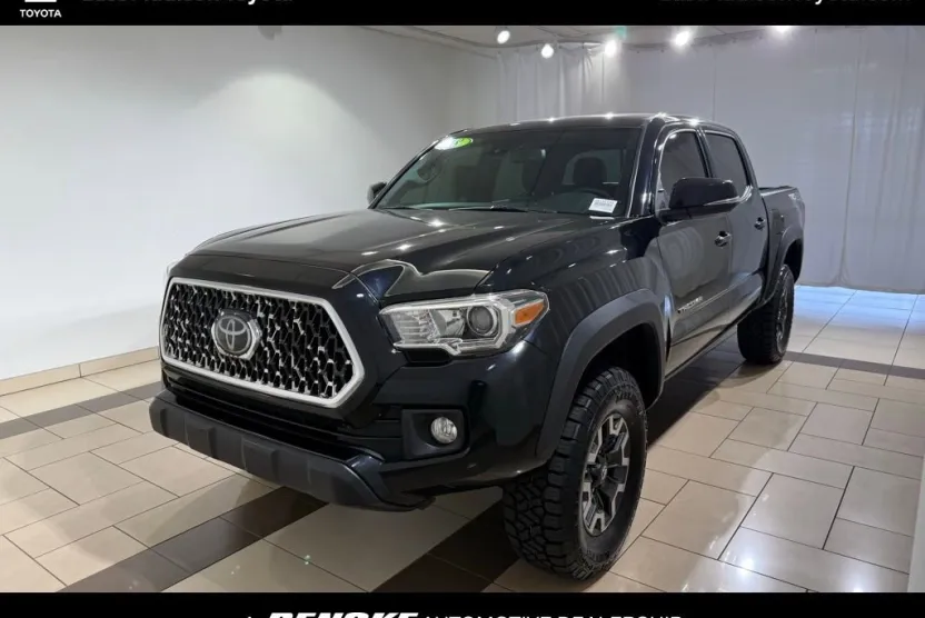 2018 Toyota Tacoma TRD Off-Road photo 1