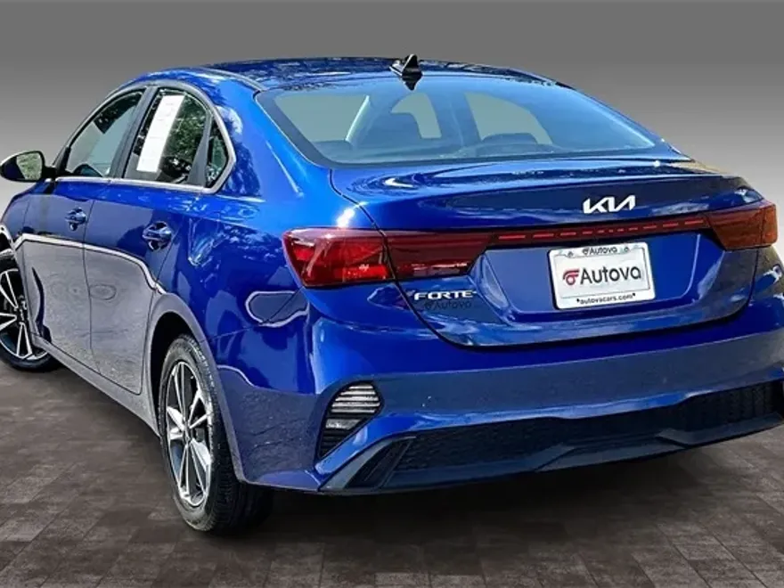 2023 Kia Forte LXS photo 1