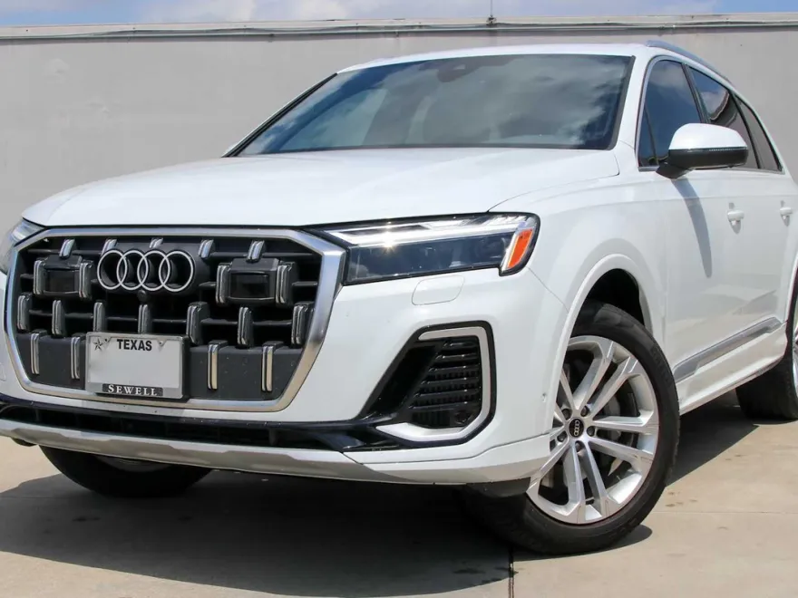 2025 Audi Q7 55 Premium Plus photo 1