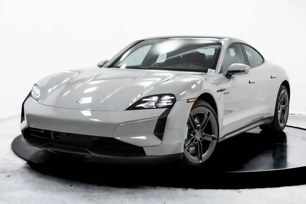 2025 Porsche Taycan Turbo photo 1