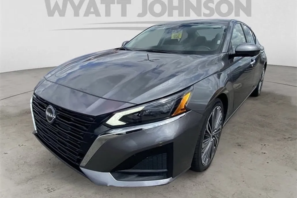 2023 Nissan Altima 2.5 SL photo 1
