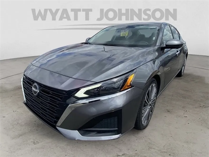 2023 Nissan Altima 2.5 SL photo 1