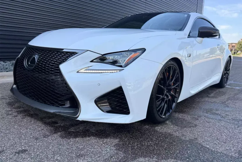 2016 Lexus RC F photo 1