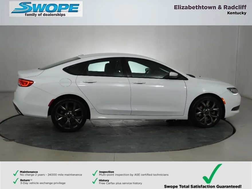 2016 Chrysler 200 S photo 1
