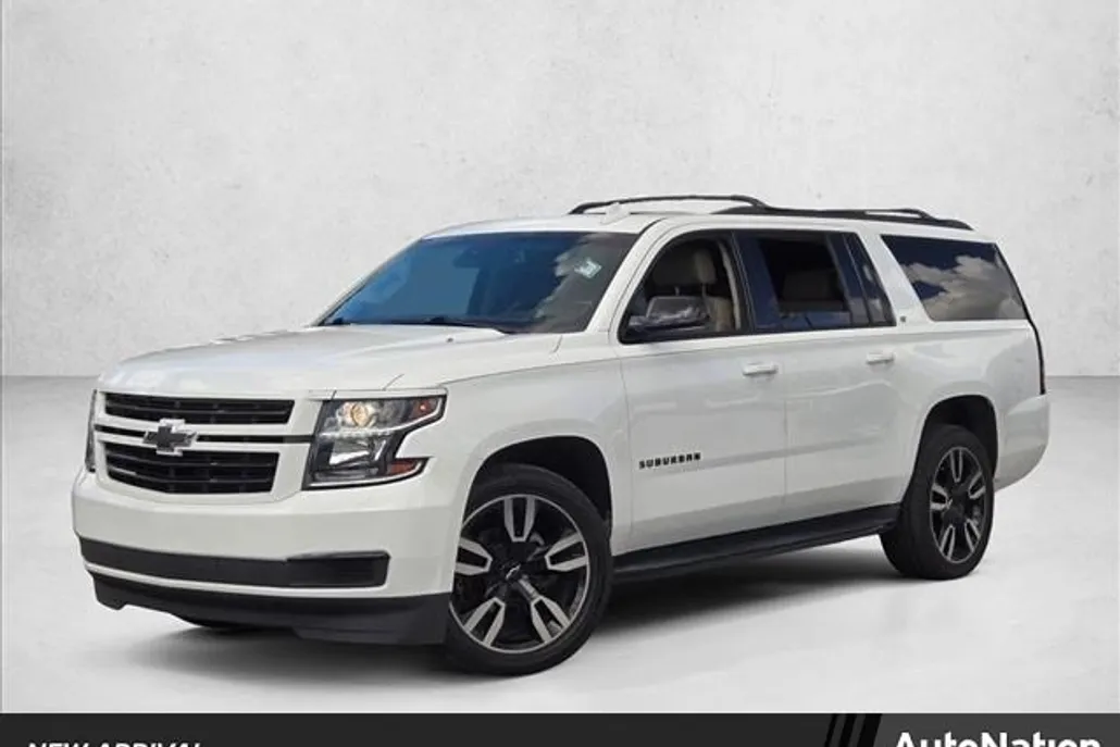 2018 Chevrolet Suburban LT photo 1