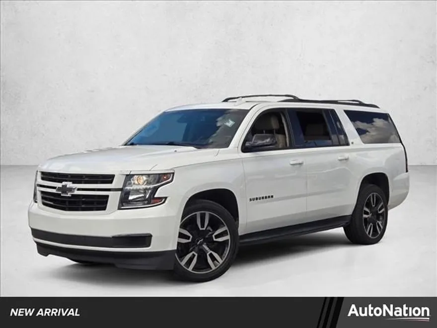 2018 Chevrolet Suburban LT photo 1