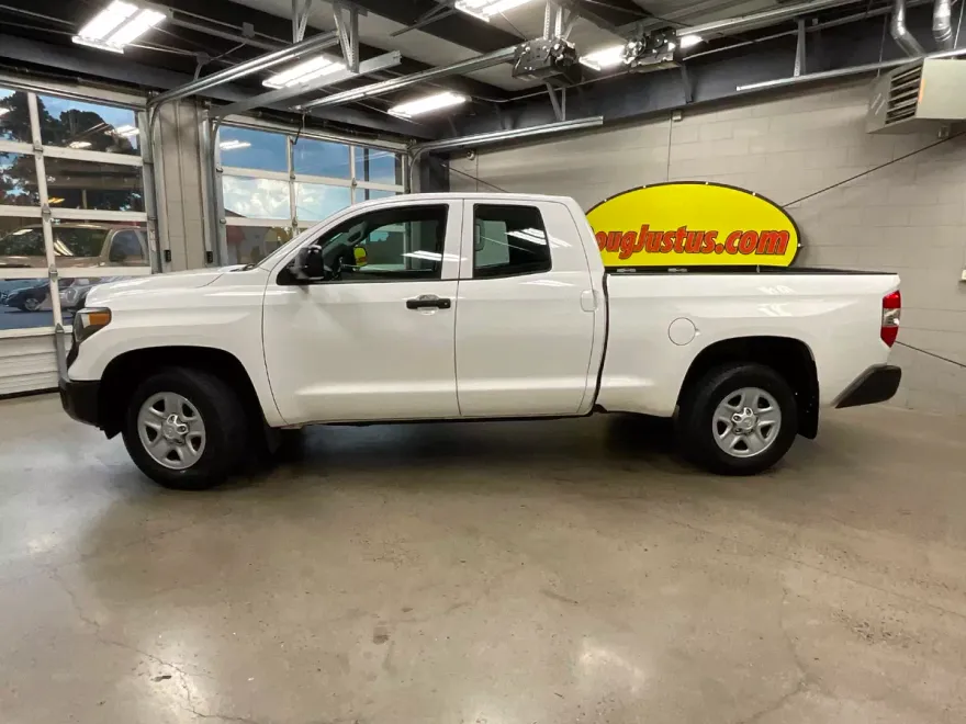 2018 Toyota Tundra SR photo 1