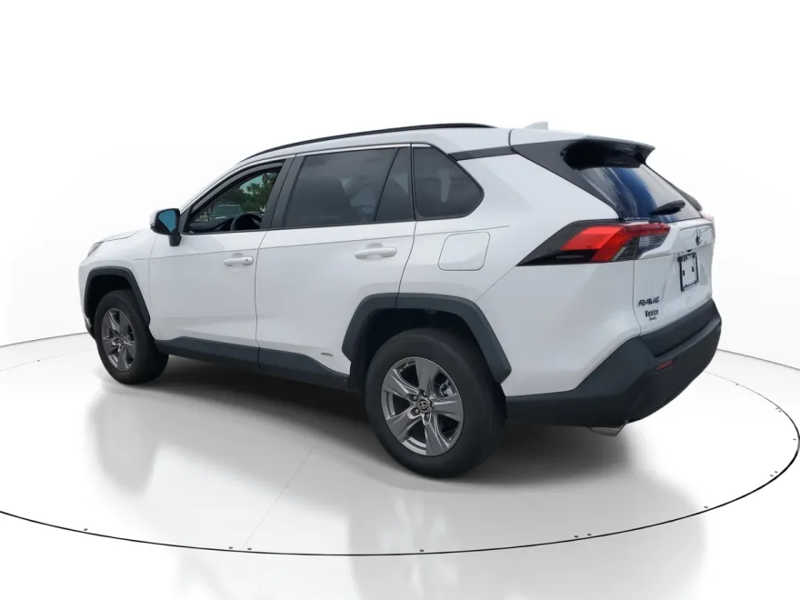 2024 Toyota RAV4 Hybrid LE photo 1