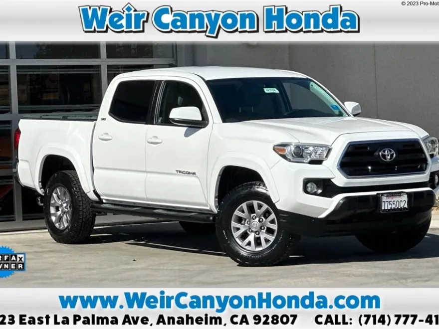 2017 Toyota Tacoma SR5 photo 1