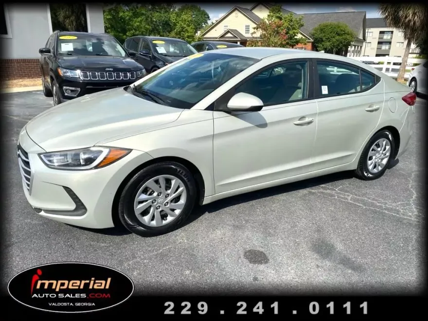 2017 Hyundai Elantra SE photo 1